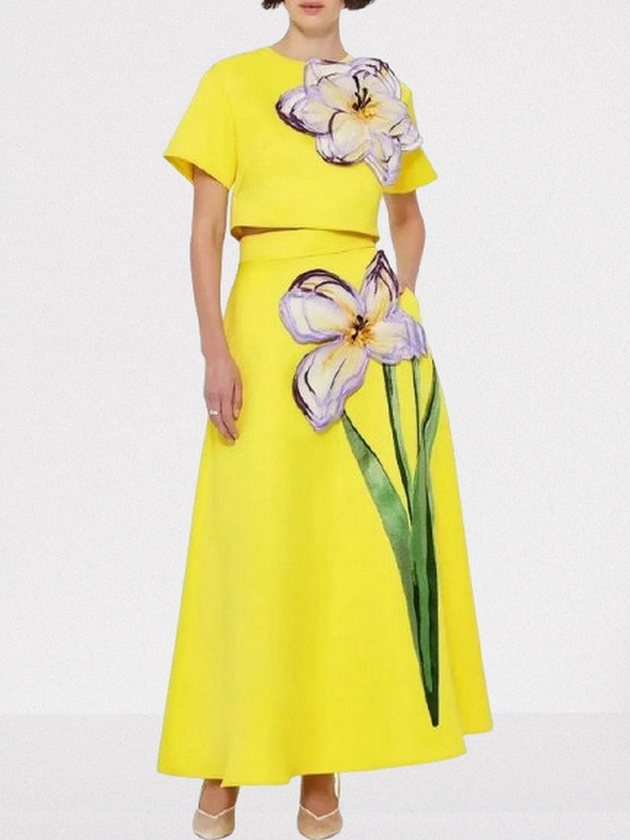 3D Floral Appliqued Crop Top and Flared Skirt Set - Suits & Sets