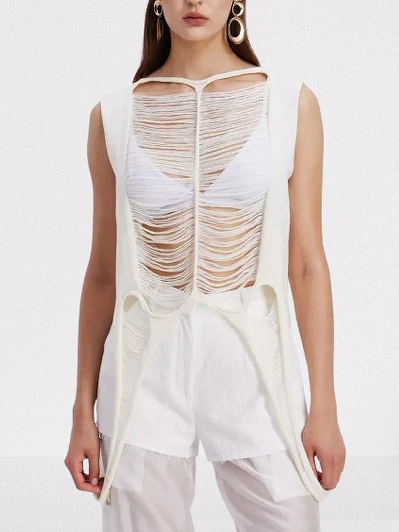 Distressed Shredded Knit Tank Top in White - Small - Tops
