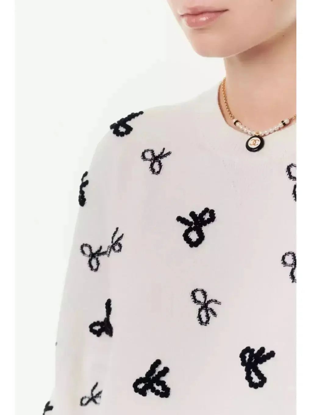 Bow-Embellished White and Black Cashmere Pullover Sweater - Sweaters & Knitwear