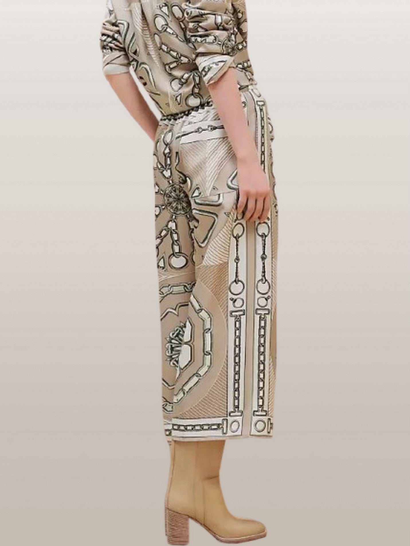 Chain Link and Horsebit Print Silk Culottes in Beige - Jeans & Pants