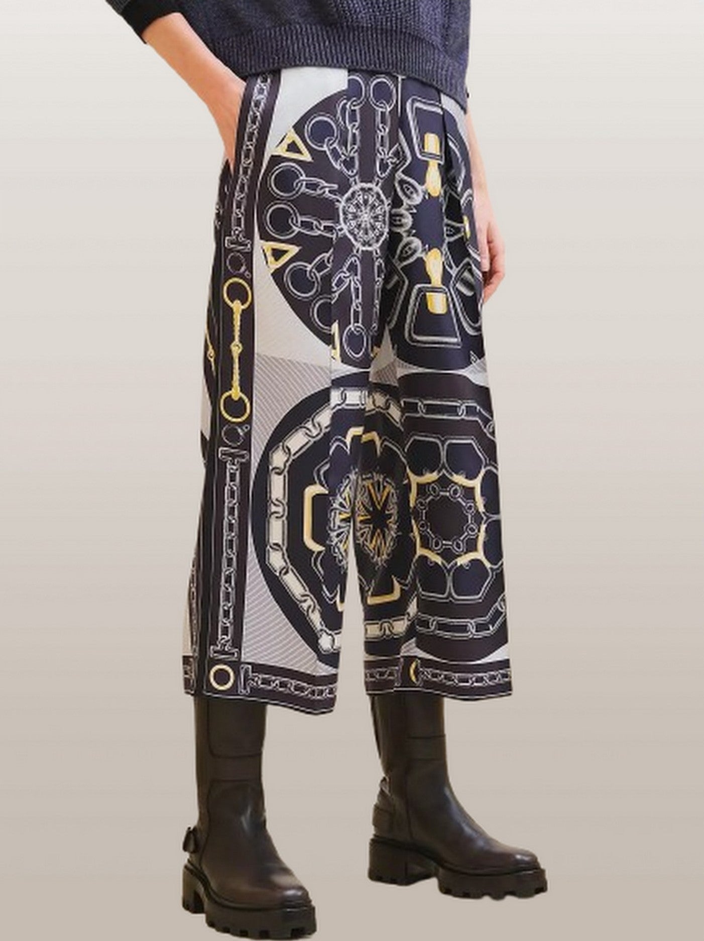 Chain Link and Horsebit Print Silk Culottes in Blue - S - Jeans & Pants