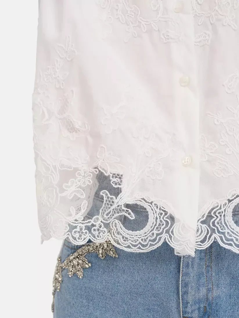 White cotton shirt with lace trim, perfect for a stylish paneled cropped look