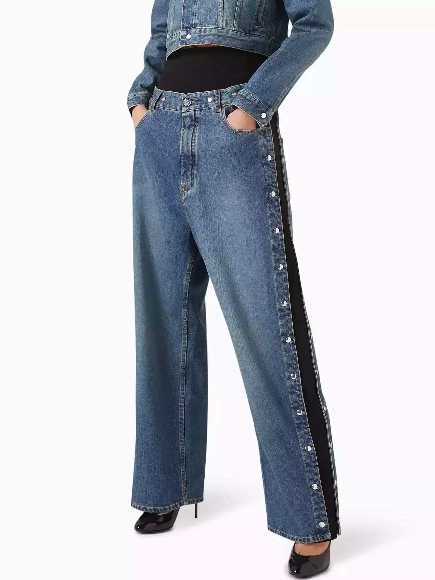 Wide-leg jeans with buttoned side stripes in studded jersey-trimmed high-rise design