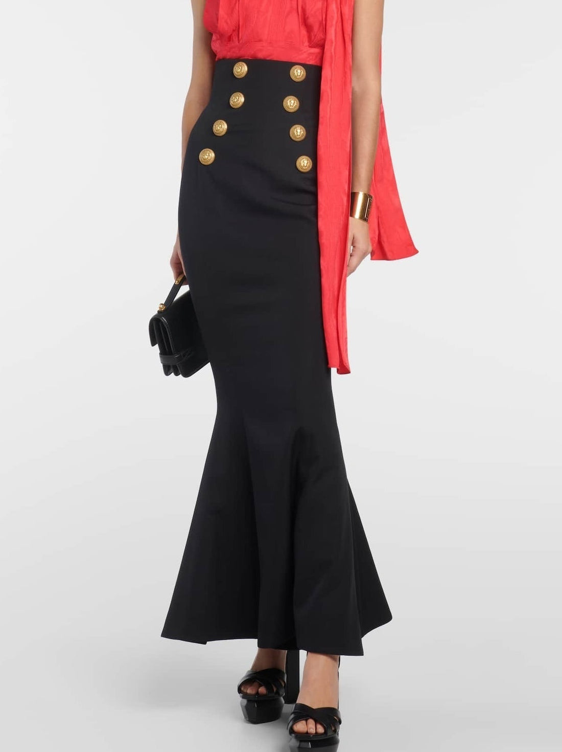 Black High-Waist Gold-Buttoned Maxi Skirt - The Power of a High Waist: Instantly Lengthening the Lower Half 