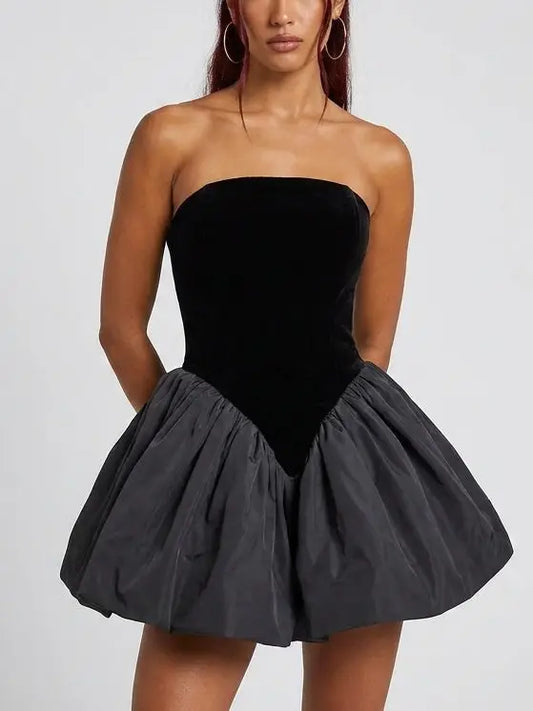 Black Strapless Velvet Bubble Hem Mini Dress - Small - Dresses