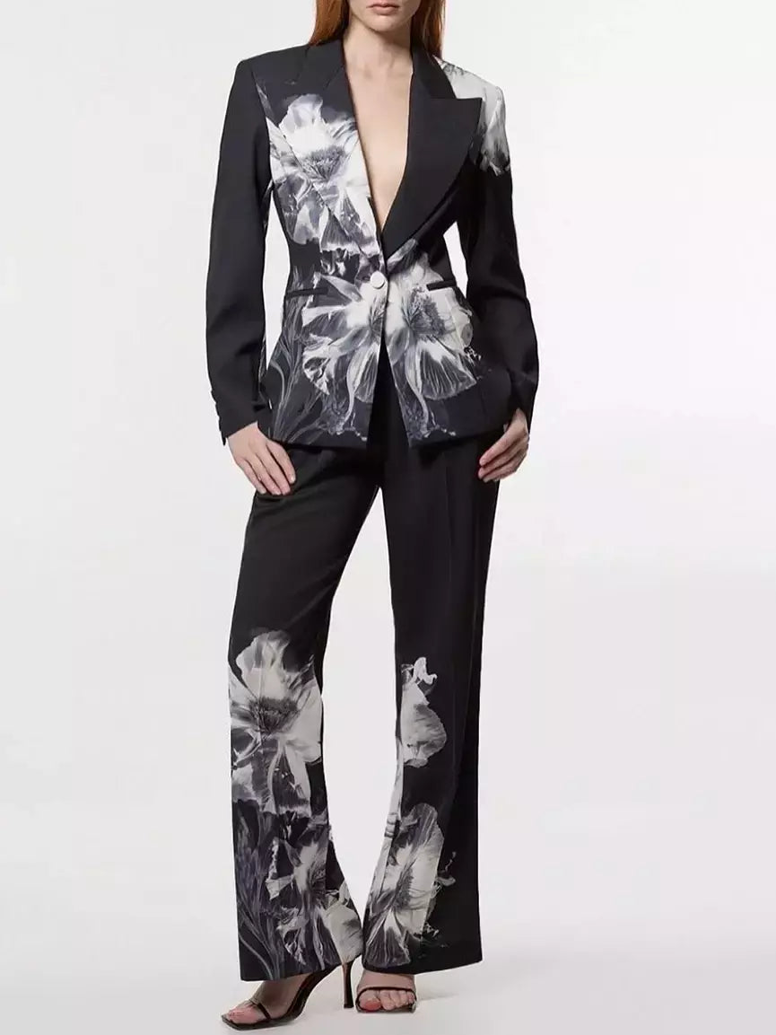 Tailored Crepe Floral Print Blazer and Pant Suit Small Suits & Sets