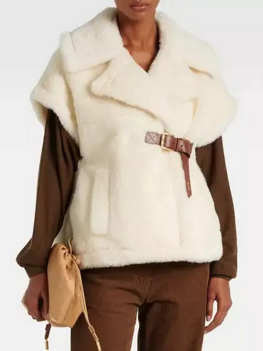 Cream-colored belted wool teddy gilet with faux fur and a brown belt