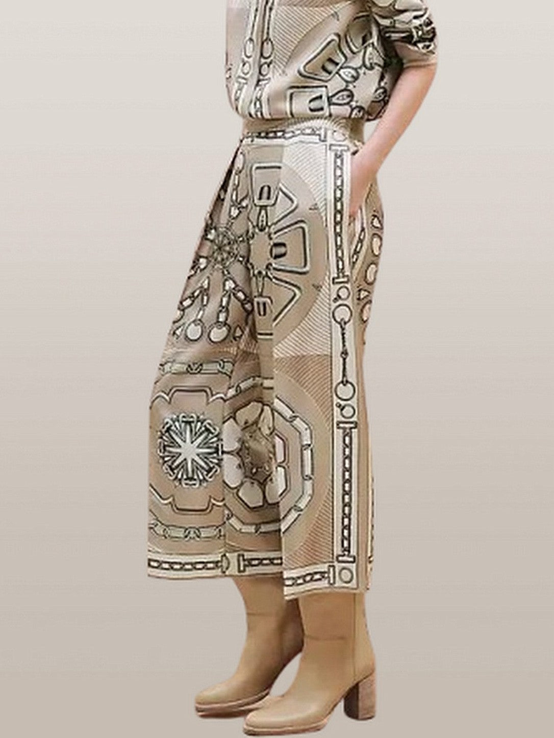 Chain Link and Horsebit Print Silk Culottes in Beige - S - Jeans & Pants