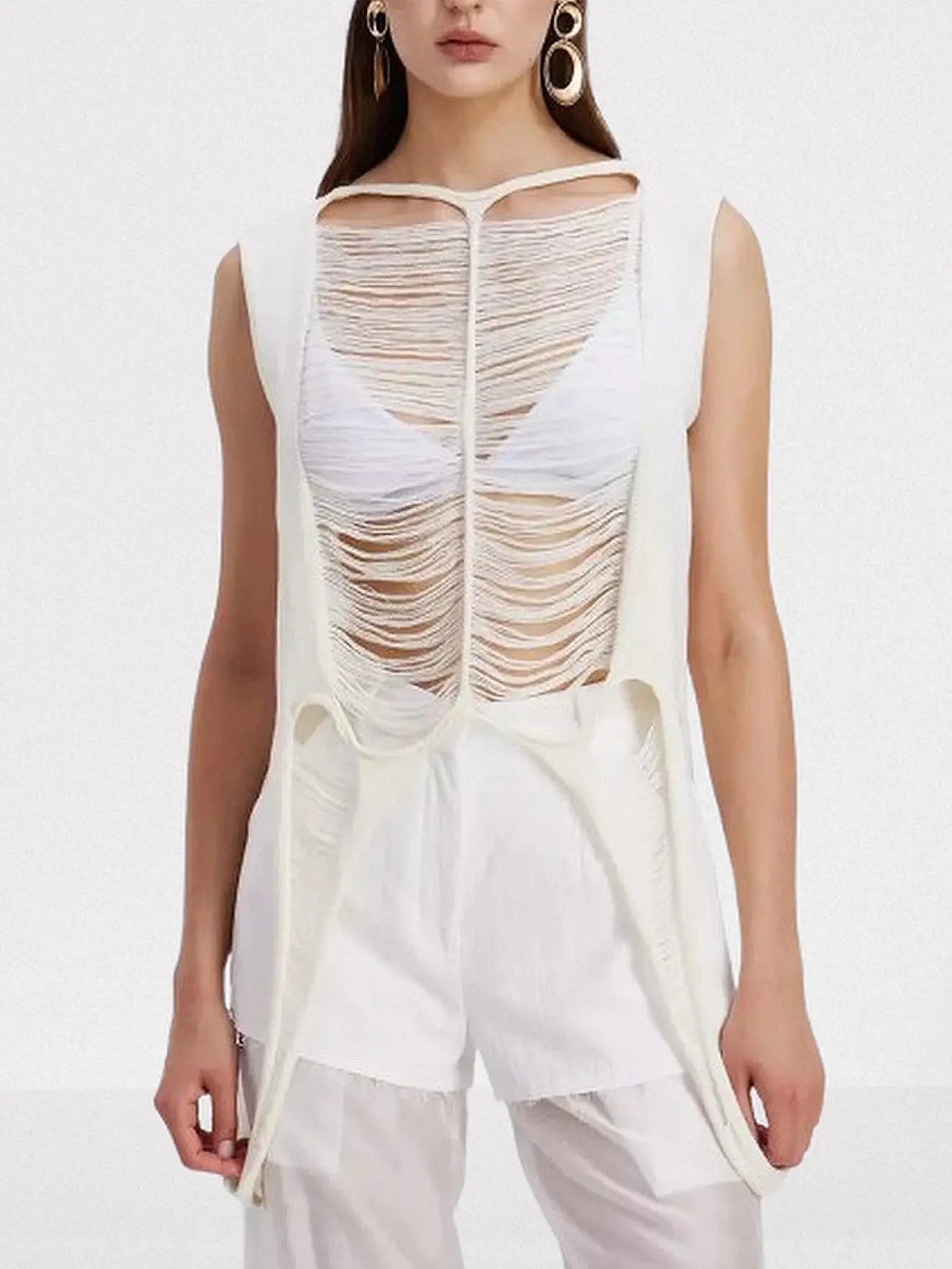 Distressed Shredded Knit Tank Top in White - Small - Tops