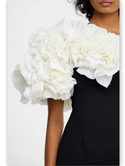 Pleated Frill Ruffle-Shoulder Midi Dress in Black and White - Dresses