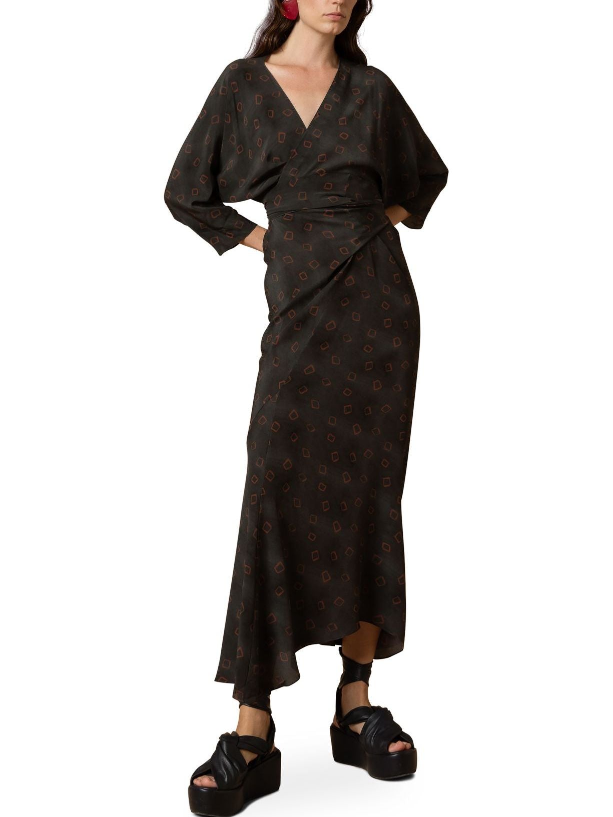 Black midi wrap dress with three-quarter sleeves in printed silk midi design