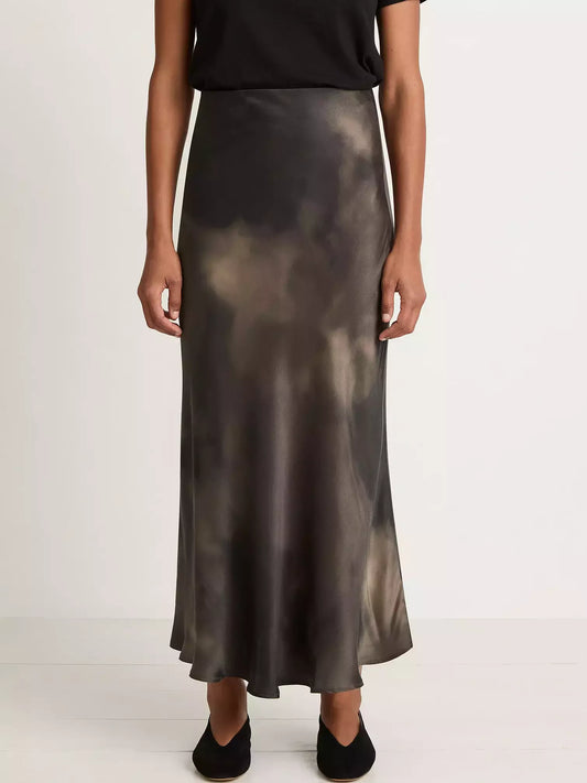 Tie-dye Silk Sand-Washed Long Skirt for a stylish and comfortable look